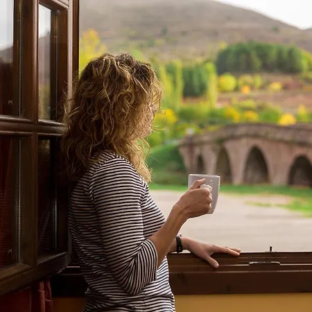 Casa Fresneda Jardin Rio Y Parque Infantil Frente A La Casa Landsted Fresneda de la Sierra Tirón