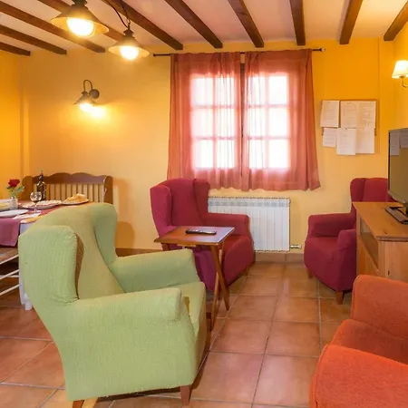 Casa Fresneda Jardin Rio Y Parque Infantil Frente A La Casa Séjour à la campagne