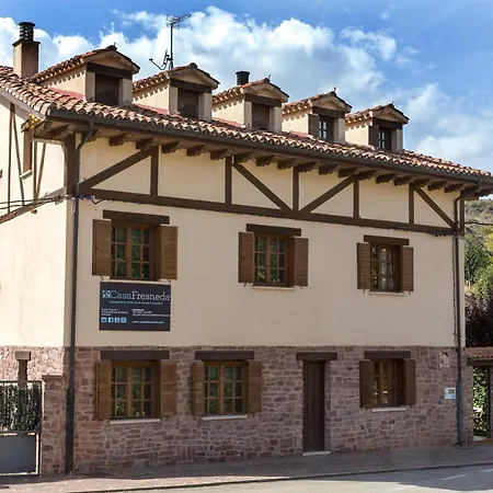 Casa Fresneda Jardin Rio Y Parque Infantil Frente A La Casa Fresneda de la Sierra Tirón