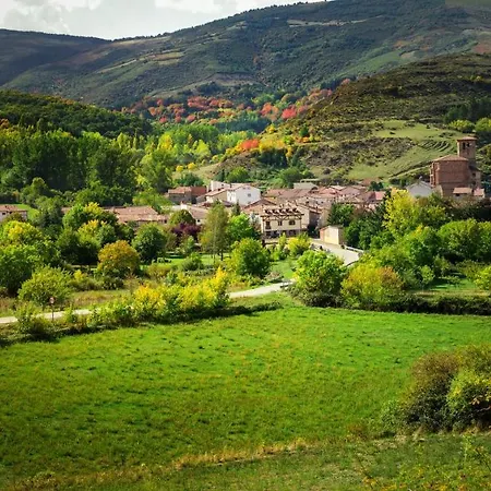 Casa di campagna Casa Fresneda Jardin Rio Y Parque Infantil Frente A La Casa Fresneda de la Sierra Tirón