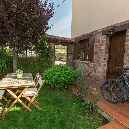 Casa di campagna Casa Fresneda Jardin Rio Y Parque Infantil Frente A La Casa Fresneda de la Sierra Tirón