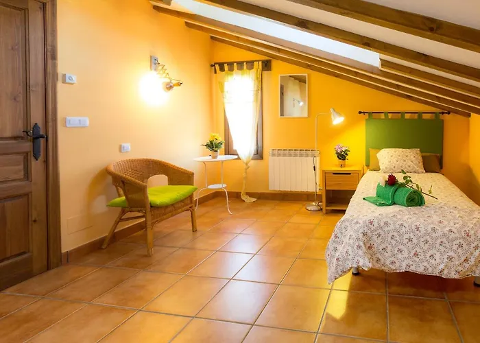 Casa Fresneda Jardin Rio Y Parque Infantil Frente A La Casa *