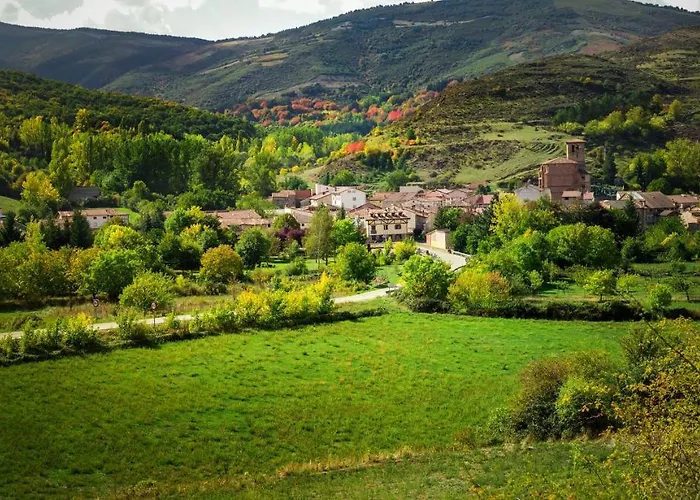 カントリーハウス Casa Fresneda Jardin Rio Y Parque Infantil Frente A La Casa Fresneda de la Sierra Tirón